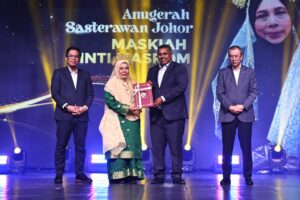 Dr. Maskiah Masrom: Daripada Almari Kecil ke Persada Sastera Johor